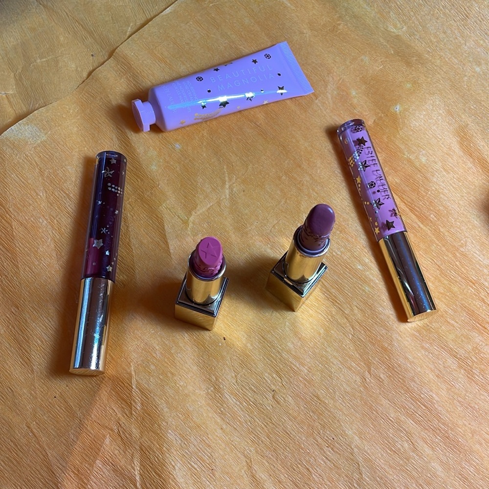 Estee Lauder - Picture 2 of 11